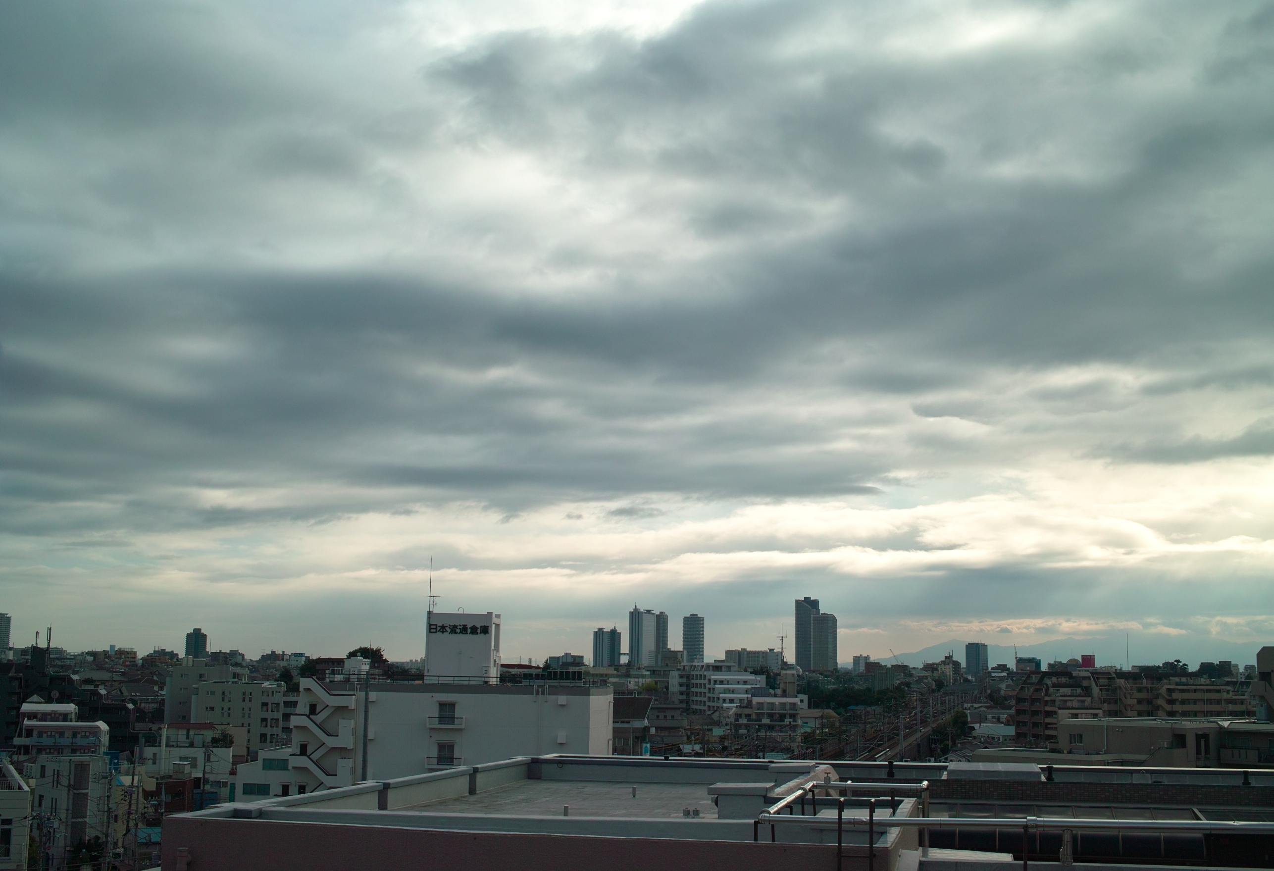 Sokuup 曇り空 自然 風景 空 暗雲 Permalink