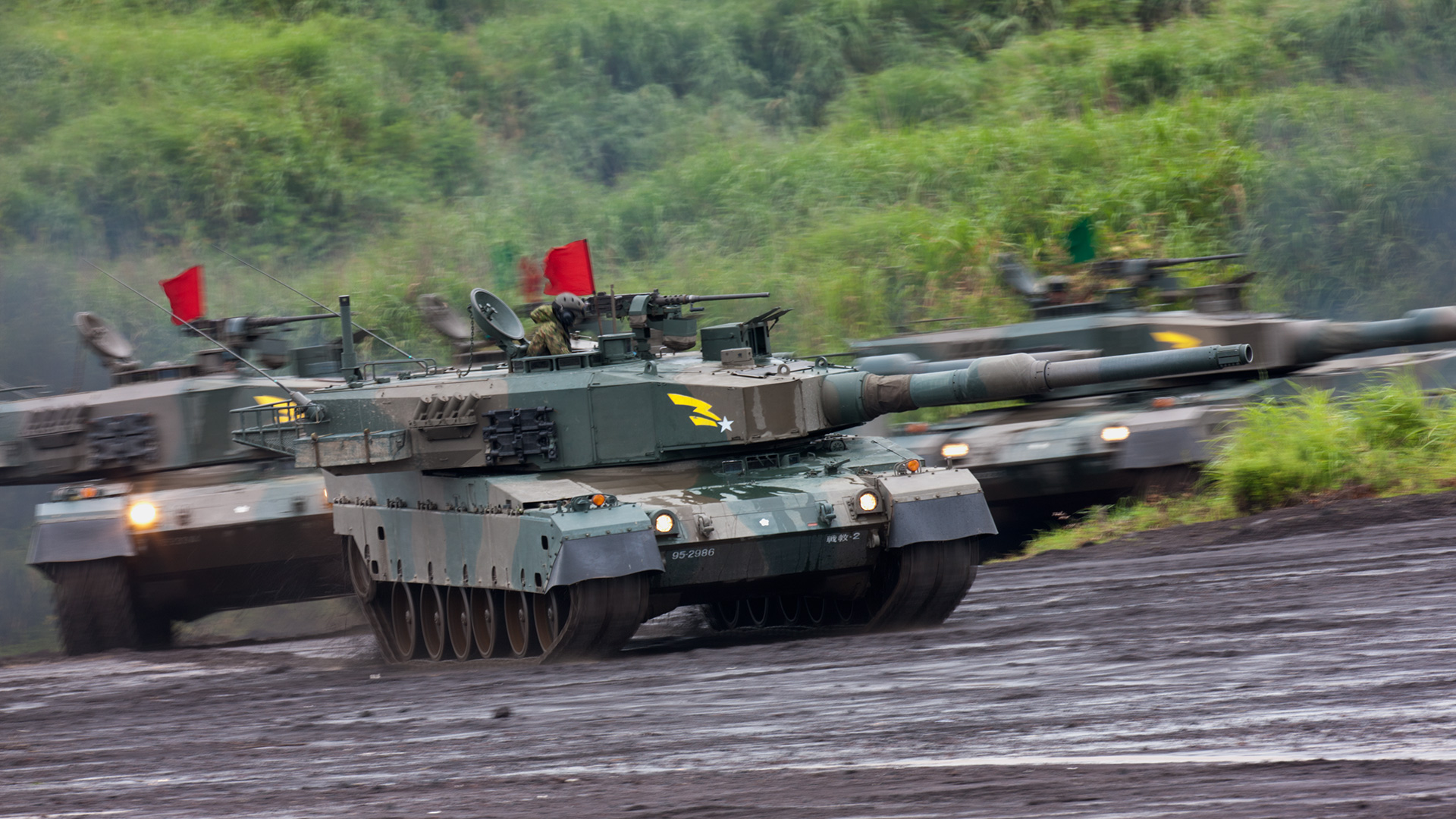 Sokuup 平成23年度 富士総合火力演習 90式戦車 Permalink