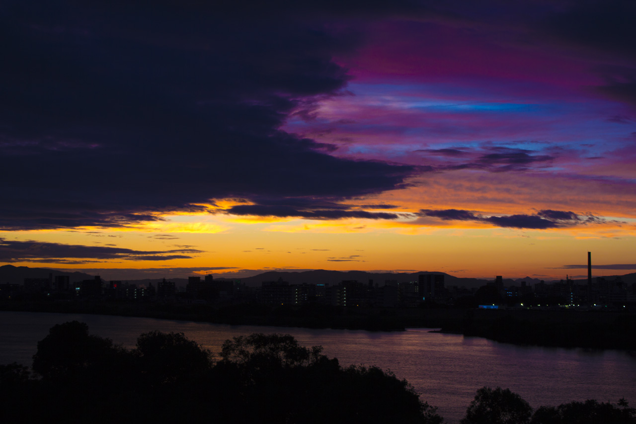 SokuUp :: 小焼け 青が綺麗 風景 自然 空 夕日 夕焼け 日没 :: permalink