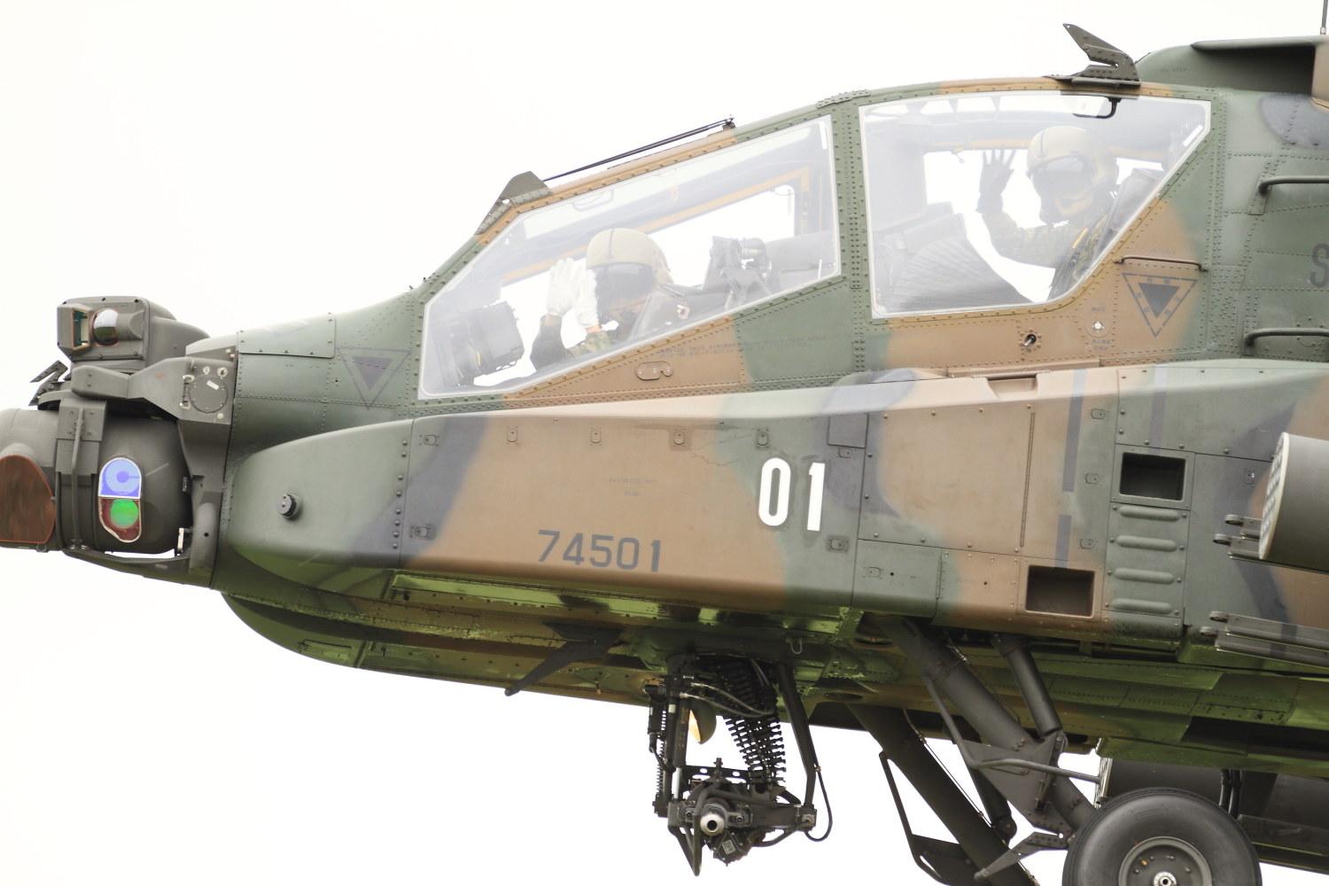 SokuUp :: 明野駐屯地航空祭予行 AH.64D アパッチ 攻撃ヘリコプター