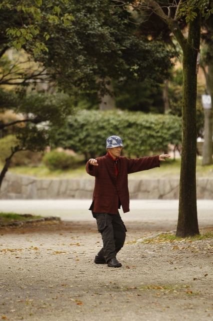 soku_02585.jpg :: 自然 風景 公園 おじいちゃん 体操 