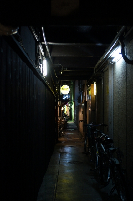 soku_03895.jpg :: 路地 建築 建造物 夜景 