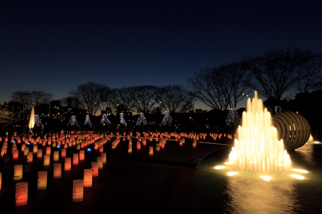 soku_05540.jpg :: 水 噴水 水しぶき 建築 建造物 夜景 