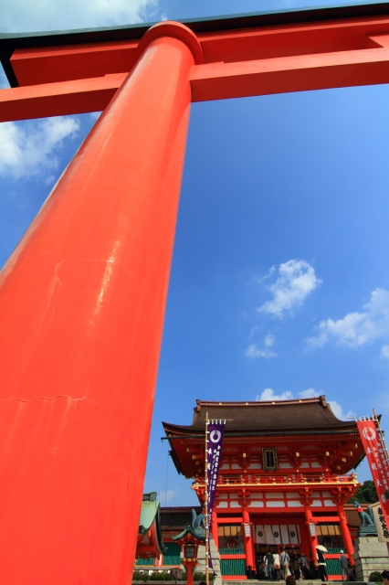 soku_05686.jpg :: 建築 建造物 街並み 神社 伏見稲荷大社 