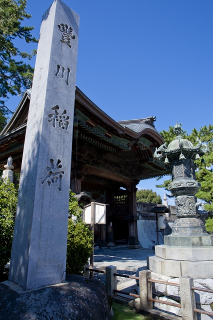 soku_05691.jpg :: 建築 建造物 街並み 神社 豊川稲荷 