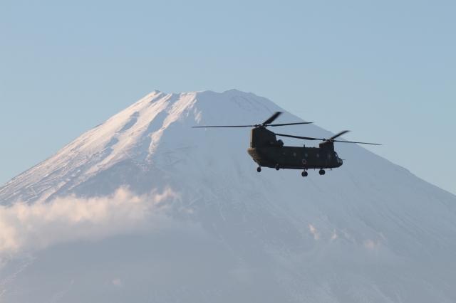 soku_07220.jpg :: 風景 自然 山 富士山 陸上自衛隊 輸送ヘリコプター CH.47J 