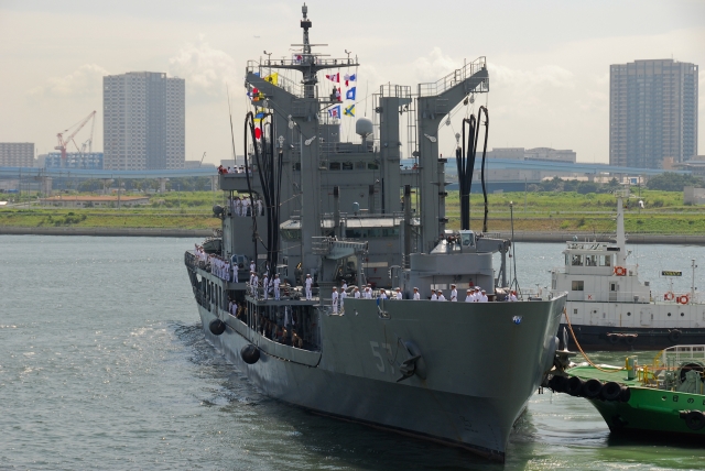 soku_07508.jpg :: 韓国海軍 補給艦 AOE.57 Chonji 天地(チョンジ) 晴海埠頭 
