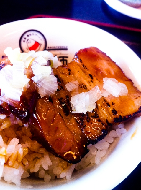 soku_07573.jpg :: 食べ物 和食 丼 チャーシュー丼 