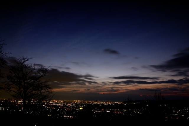 soku_07929.jpg :: 建築 建造物 街並み 郊外の風景 夜景 