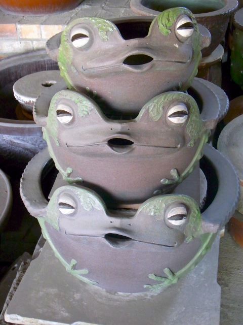 soku_09161.jpg :: 芸術 アート オブジェ モニュメント 陶器 カエル 