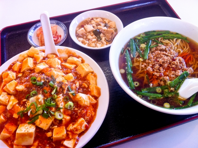 soku_09722.jpg :: 食べ物 麺類 ラーメン 丼 麻婆丼 