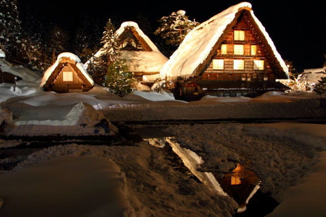 soku_10356.jpg :: 風景 自然 雪景色 夜景 白川郷 色 光 ライトアップ 
