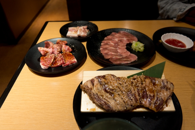 soku_10508.jpg :: 食べ物 肉料理 焼肉 M.O 