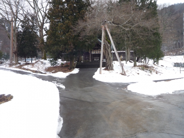 soku_11919.jpg :: 建築 建造物 神社 信濃国一之宮諏訪大社上社前宮 雪景色 