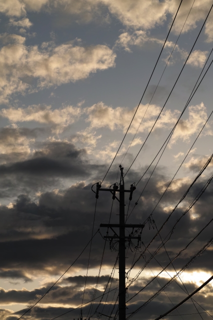 soku_15528.jpg :: SD1 雲 空 夕日 夕焼け 電柱 電線 