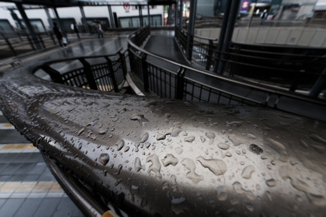 soku_15581.jpg :: 雨 水分 都市の風景 