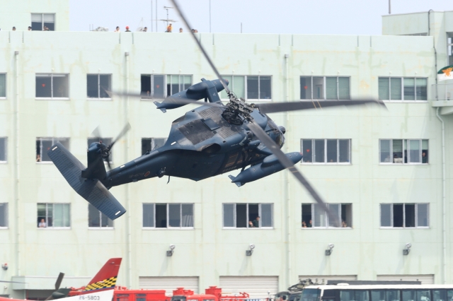 soku_16606.jpg :: 浜松救難隊 UH.60J 高機動飛行 飛行機 ヒコーキが足りない by 静浜基地航空祭 