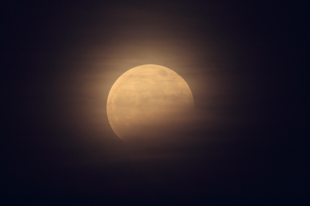 soku_17137.jpg :: 部分月食 ﾉｰﾄﾘ 2.0+1.4 ﾀﾞﾌﾞﾙﾃﾚｺﾝ 35mm換算1092mm F11.2 風景 自然 天体 月 満月 ﾌﾙﾌﾙﾌﾙﾑｰﾝ by Niigata 