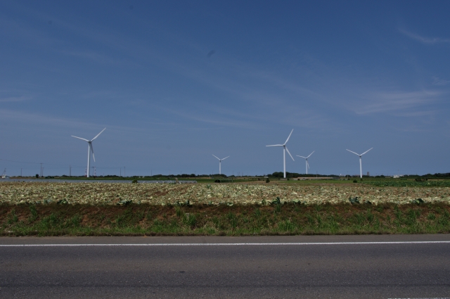 soku_18085.jpg :: RAW現像大会 オリジナルRAW素材 建築 建造物 風車 風力発電 