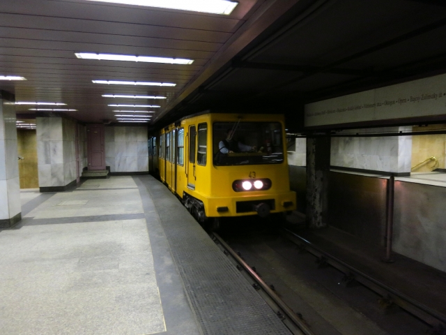 soku_18438.jpg :: ブダペスト地下鉄1号線 世界遺産  