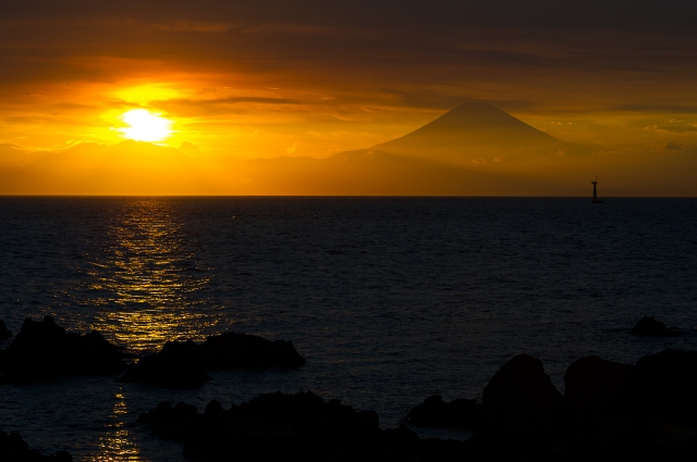soku_20625.jpg :: 風景 自然 空 夕日 夕焼け 日没 富士山 荒崎海岸 