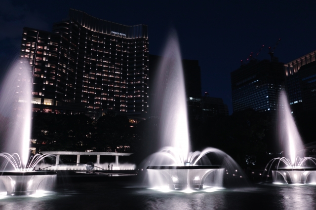 soku_20803.jpg :: 水 噴水 水しぶき 風景 街並み 都市の風景 