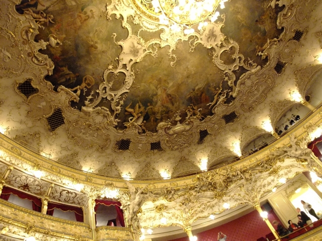 soku_21071.jpg :: プラハ国立歌劇場 建築 建造物 歴史的建造物 外国 