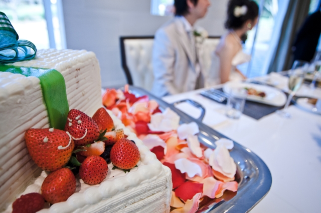 soku_21430.jpg :: ウエディング 結婚式 披露宴 ウェディングケーキ 食べ物 お菓子 デザート スイーツ 苺 