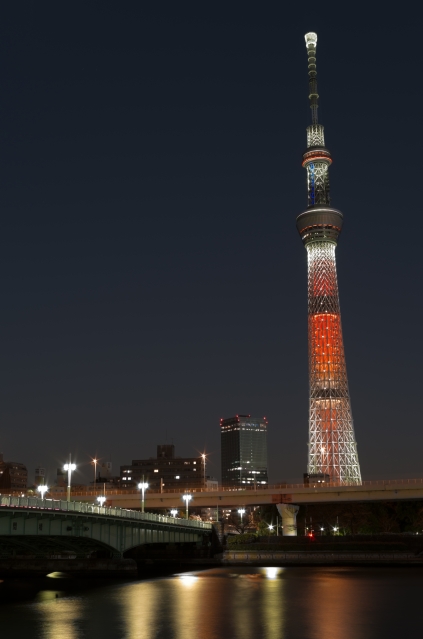 soku_23462.jpg :: 建築 建造物 塔 タワー 東京スカイツリー 色 光 ライトアップ 