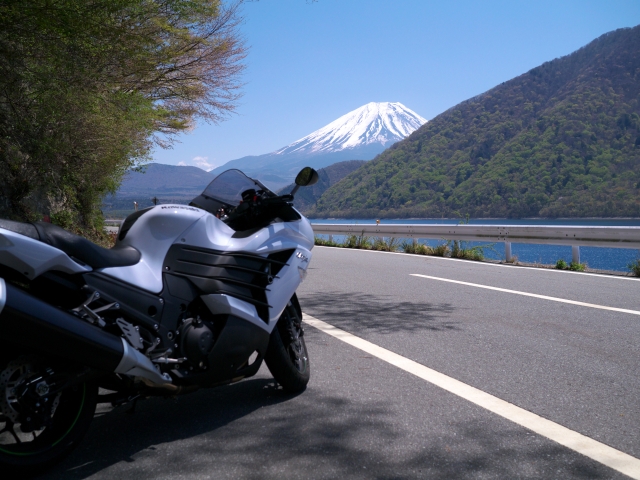 soku_26618.jpg :: 乗り物 交通 自動車 オートバイ バイク 風景 自然 山 富士山 