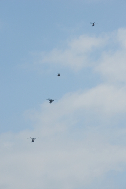 soku_26733.jpg :: 陸上自衛隊 乗り物 交通 航空機 ヘリコプター 編隊飛行 