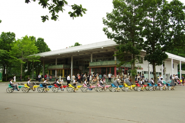 soku_27946.jpg :: 乗り物 自転車 女子高生 宝塚音楽学校? ノーザンホースパーク 