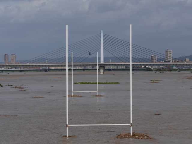 soku_28530.jpg :: 風景 自然 川 河川 河川敷 氾濫 泥水 