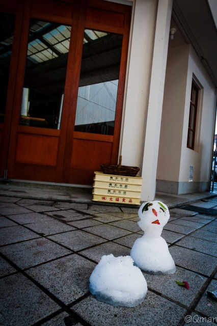 soku_30919.jpg :: 風景 街 商店街 雪 雪だるま フィギュア 