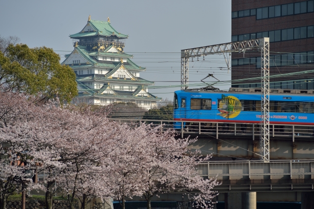 soku_32482.jpg :: 桜 大阪城 鉄道 建築 建造物 城 