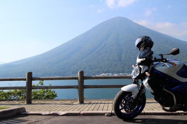 soku_32825.jpg :: 風景 自然 湖 榛名湖 山 榛名山 乗り物 交通 自動車 オートバイ バイク ツーリング 