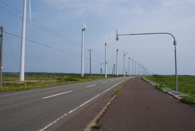 soku_32967.jpg :: オロロンラインの例のアレ 建築 建造物 風車 風力発電 