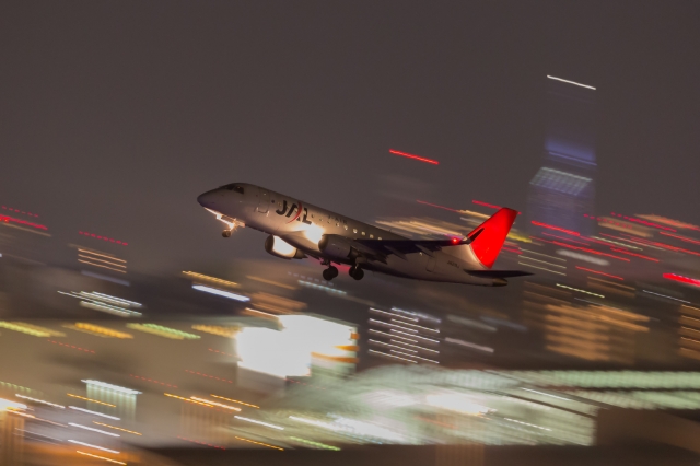 soku_33761.jpg :: FUK 乗り物 交通 航空機 飛行機 旅客機 夜景 流し撮り 
