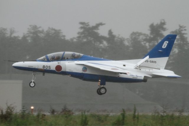 soku_34409.jpg :: 小松 ブルーインパルス T.4 到着 乗り物 交通 航空機 飛行機 軍用機 戦闘機 