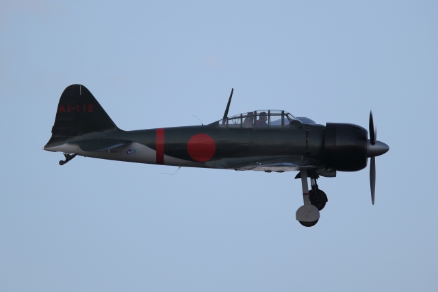 soku_35072.jpg :: エアレース RedBull レッドブル エキシビション 旧日本軍実機 零式艦上戦闘機 0戦 零戦 