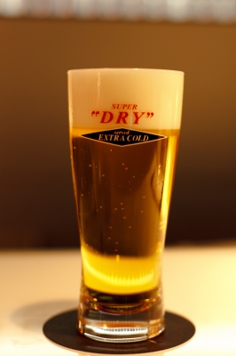 soku_02448.jpg :: 物 モノ 食べ物 ビール スーパードライ グラス 