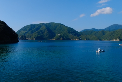 soku_02806.jpg :: 自然 風景 海 入り江 乗り物 船 船舶 漁船 
