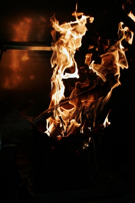 soku_02893.jpg :: 調理 厨房 フライパン 炎 火 
