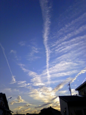 soku_03841.jpg :: T.01A 夕焼け 空 飛行機雲 写メ 