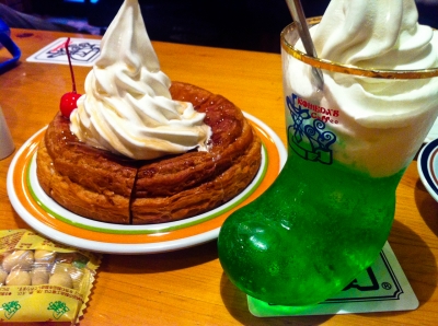 soku_07335.jpg :: 食べ物 お菓子 デザート スイーツ ケーキ ホットケーキ クリームソーダ 