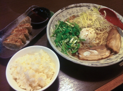 soku_07409.jpg :: 食べ物 麺類 ラーメン 定食 餃子 ライス 