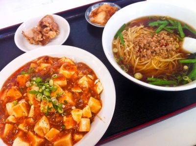 soku_08633.jpg :: 食べ物 和食 丼 麻婆丼 台灣ラーメン 麺類 ラーメン 