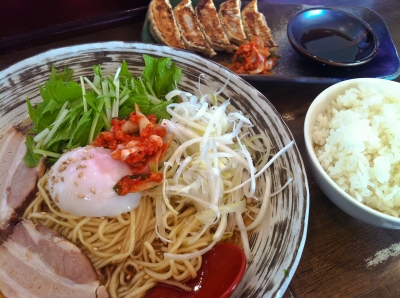 soku_08743.jpg :: 食べ物 麺類 ラーメン 冷やしラーメン 餃子 