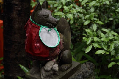 soku_08912.jpg :: 上野 花園稲荷神社 狛狐 建築 建造物 神社 狛犬 
