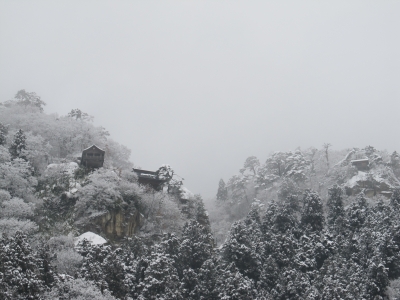 soku_09091.jpg :: 風景 自然 山 雪山 寺院 山寺 